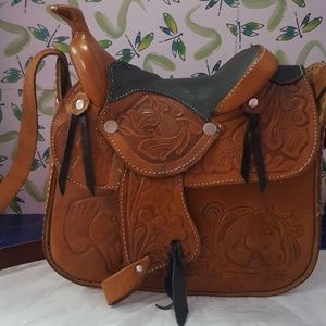 Leather saddle purse